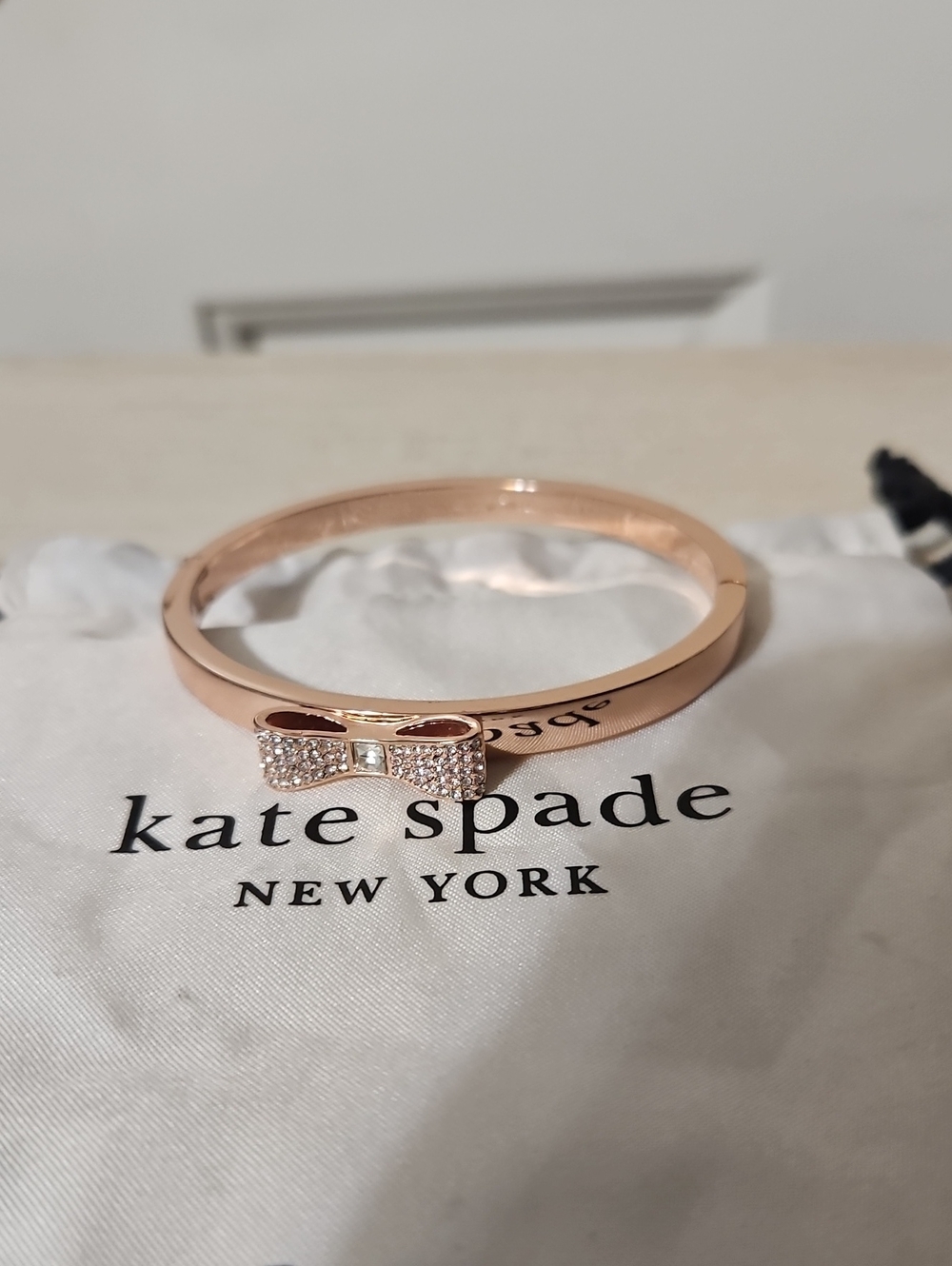 Kate Spade NWOT Rose Gold Crystal Bow Bangle Bracelet, Hinged Opening